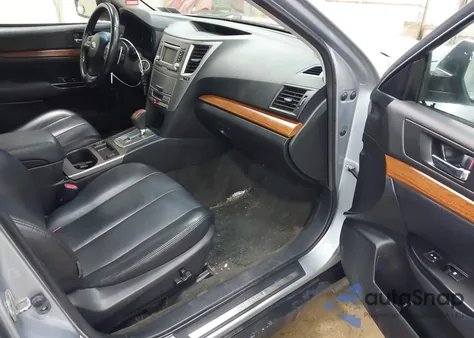 2013 Subaru Outback 2.5I Limited z USA, uszkodzony, nr VIN 4S4BRBKC3D3321161